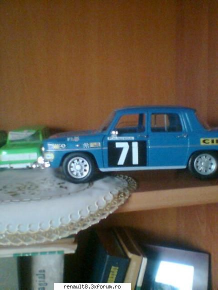 fct michelinni (renault 10) doua poza