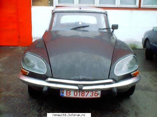 inca o poza cu cea mai frumoasa masina din lume : citroen ds ma laud cu un ds
