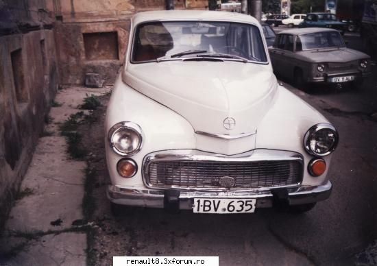 a doua poza alte batrane surprinse in romania