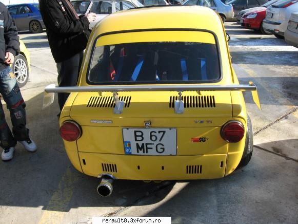 doi alte batrane surprinse in romania