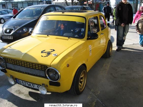 trei alte batrane surprinse in romania