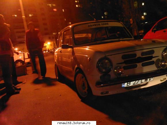un fiat 850 .... cristisor stie mai bine  :hi: alte batrane surprinse in romania
