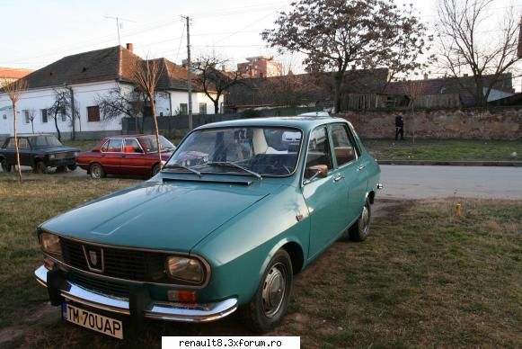 sa va prezint cateva poze cu batranele mele :)
1. dacia 1300 1970, 135000km reali, serie caroserie